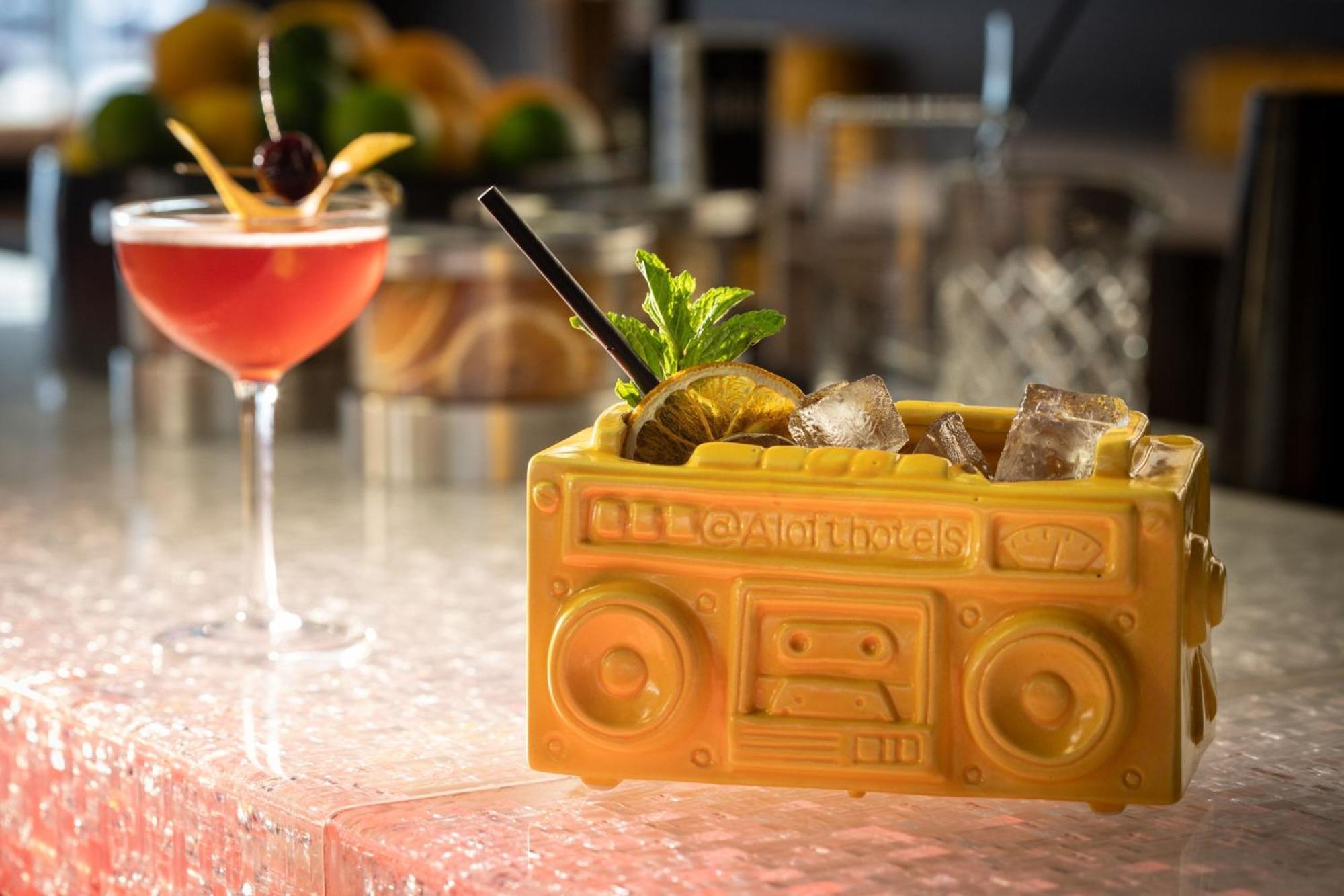 Aloft Denver Downtown Экстерьер фото