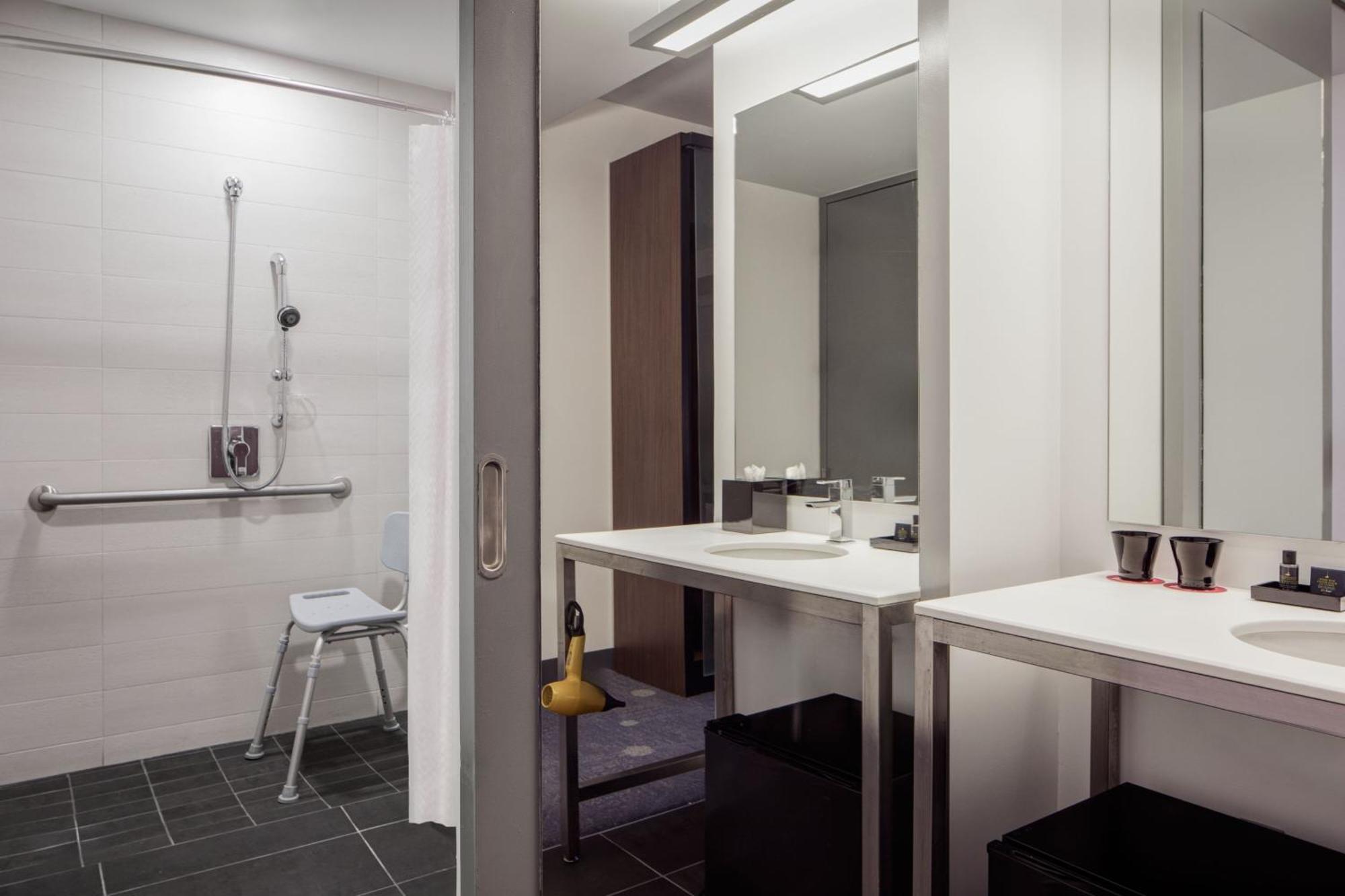 Aloft Denver Downtown Экстерьер фото